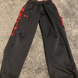 Under Armour red and black sweatpants S